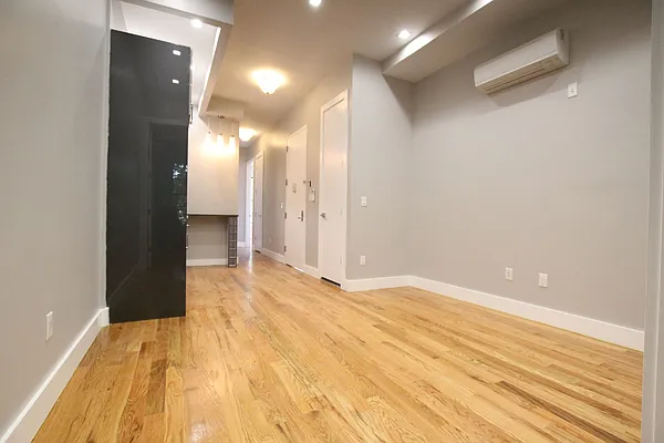 Rented by Nooklyn NYC LLC | media 23