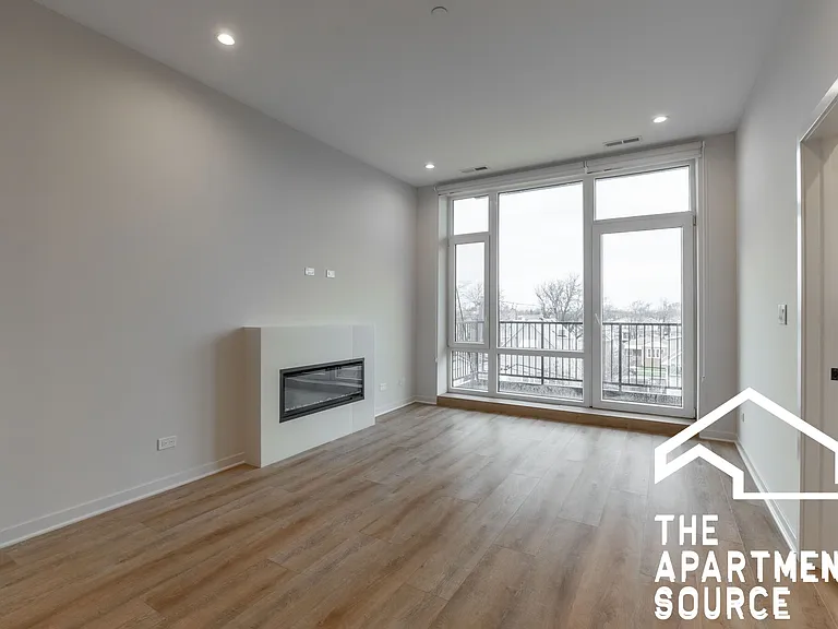 6340 W Belmont Ave #202 — Photo 3