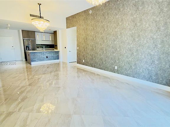 5th image of 600 NE 27th St APT 604