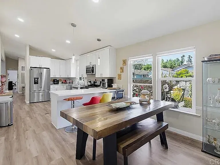 3 bed, 1476 sqft, $3,995 — Photo 3