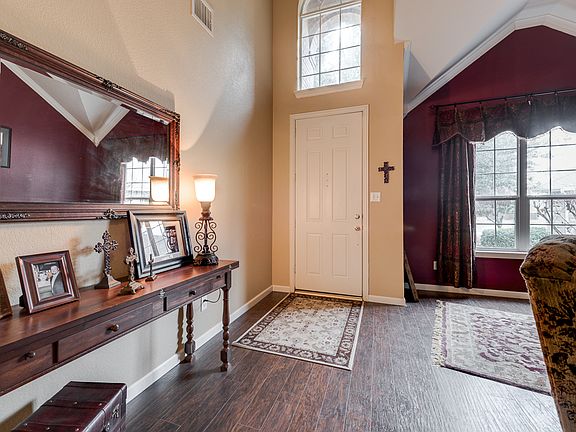 3rd image of 5240 Scenic Point Dr