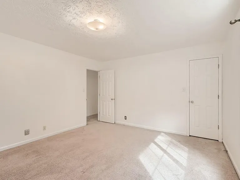 390 Saddle Bridge Dr — Photo 27