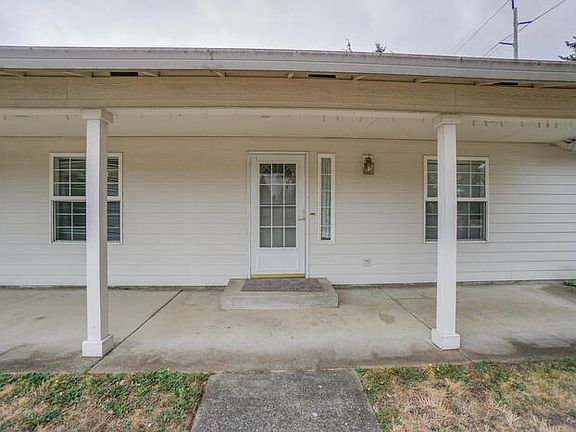 5th image of 2718 NE 152nd Ave