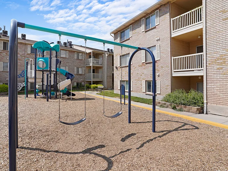 Falcon Park Apartments — Photo 12