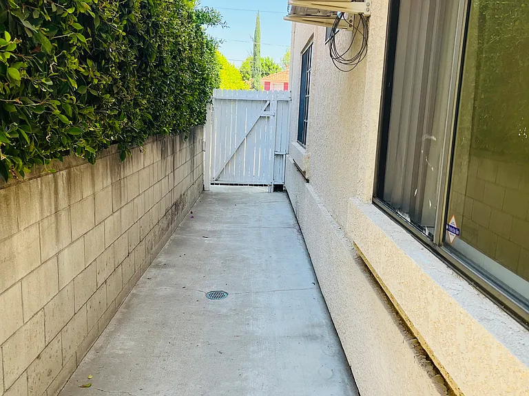 Stagg St — Photo 10