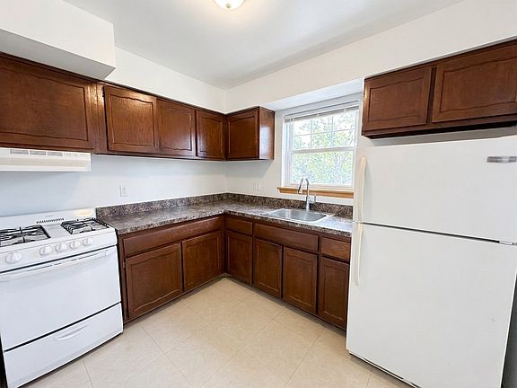 4th image of 346 North Dr #11