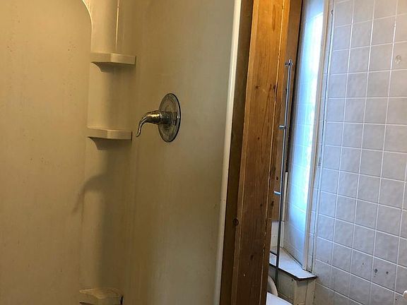 3rd image of 4821 Homerlee Ave #9236268