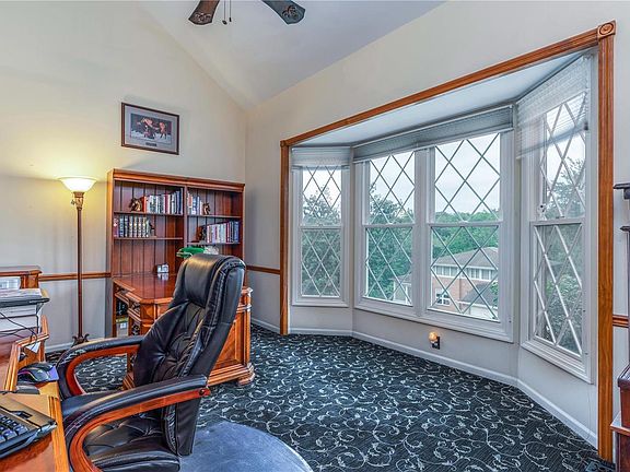 4th image of 5954 Summerhedge Pl