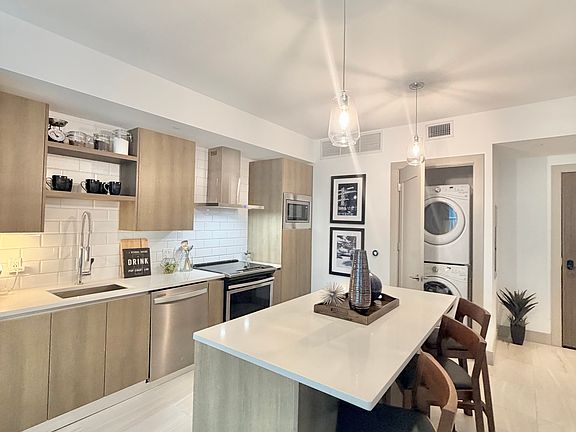 3rd image of 50 Biscayne Blvd APT 2904