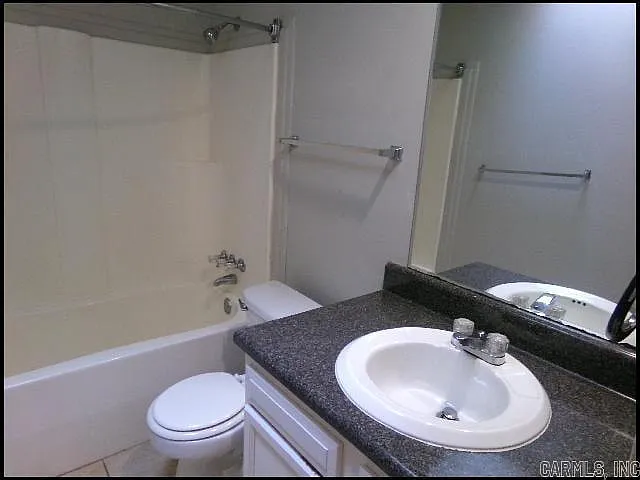 3915 Saint James Ct — Photo 13