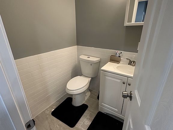3rd image of 118 Sunbury St #1