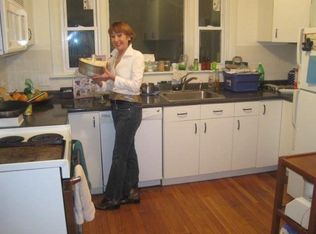 28 Ogden St #1, Providence, RI 02906