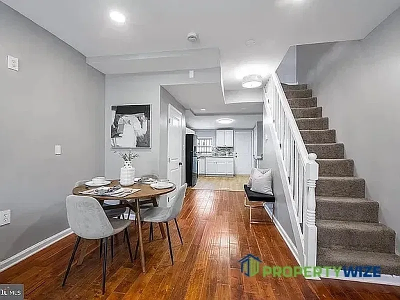 3 bed, 1.5 bath, 1638 sqft, $2,200 — Photo 3
