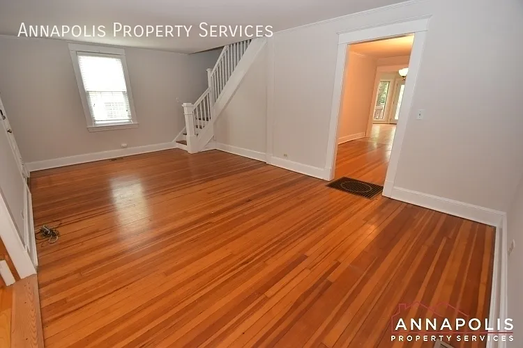 33 Glen Ave — Photo 6
