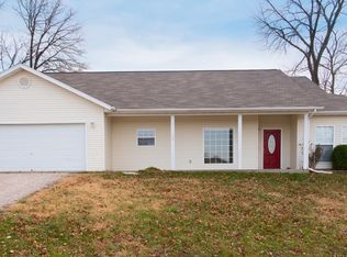 100 Clear Cove Dr, Reeds Spring, MO 65737