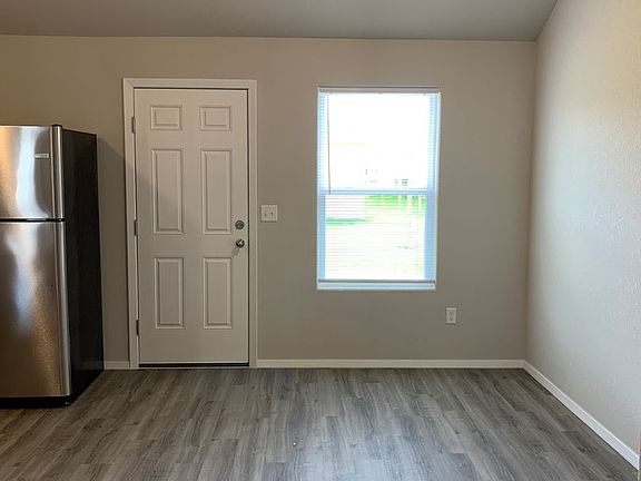 5th image of 4727 W Hoover Loop