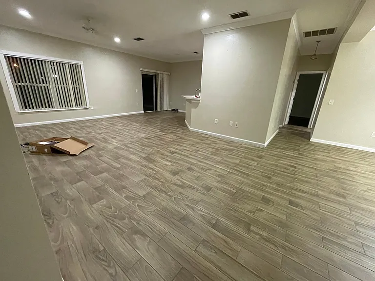 1642 Stanley Ave — Photo 10