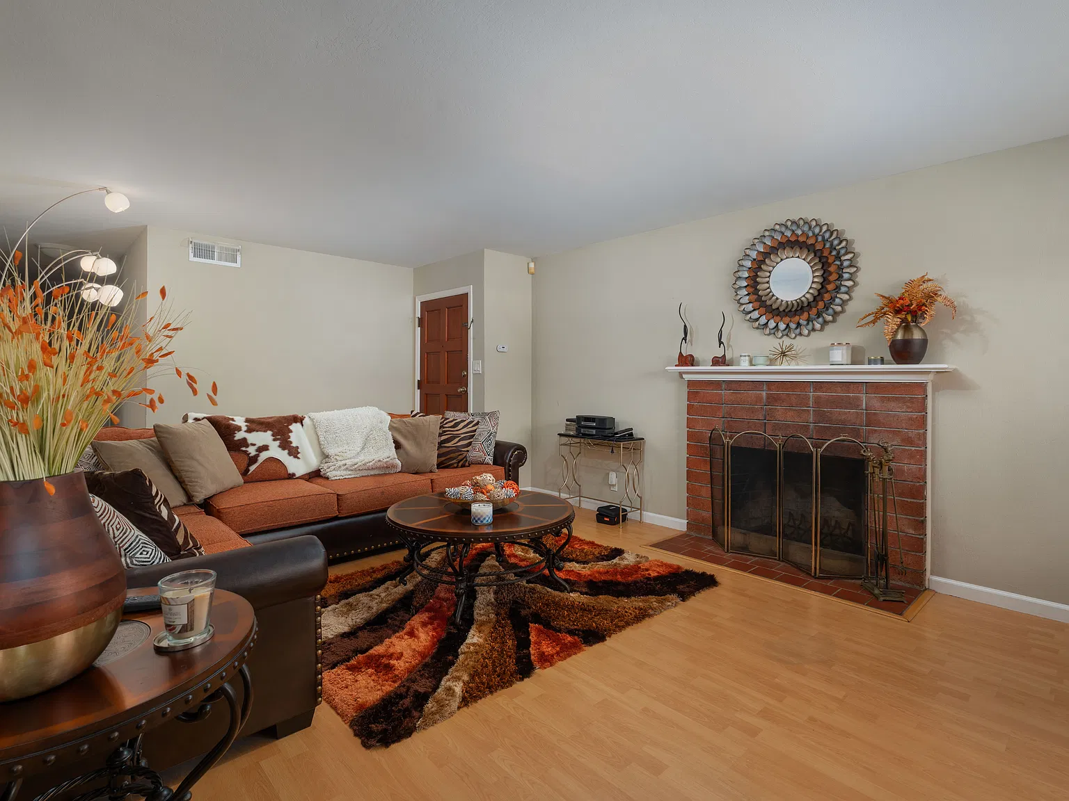 3 bed, 1297 sqft, $3,500 — Photo 4