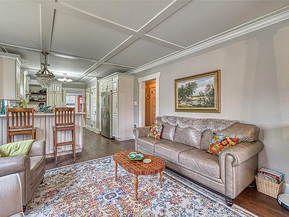 5th image of 4037 Fawcett Ave