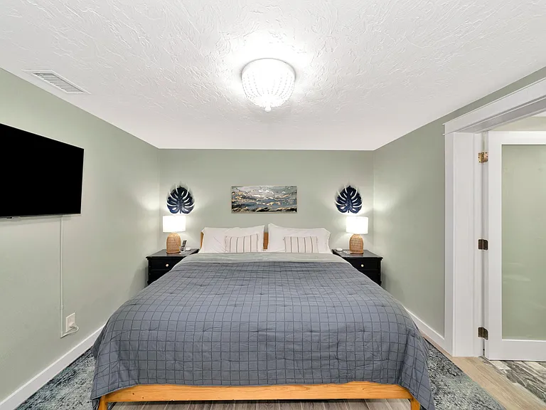 1807 Ivanhoe St #1807 — Photo 4
