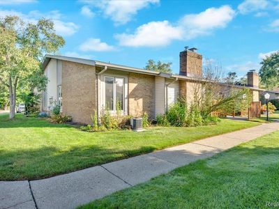 111 Willow Way, Waterford, MI, 48328