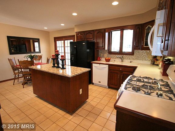 2nd image of 4916 Wycliff Ln