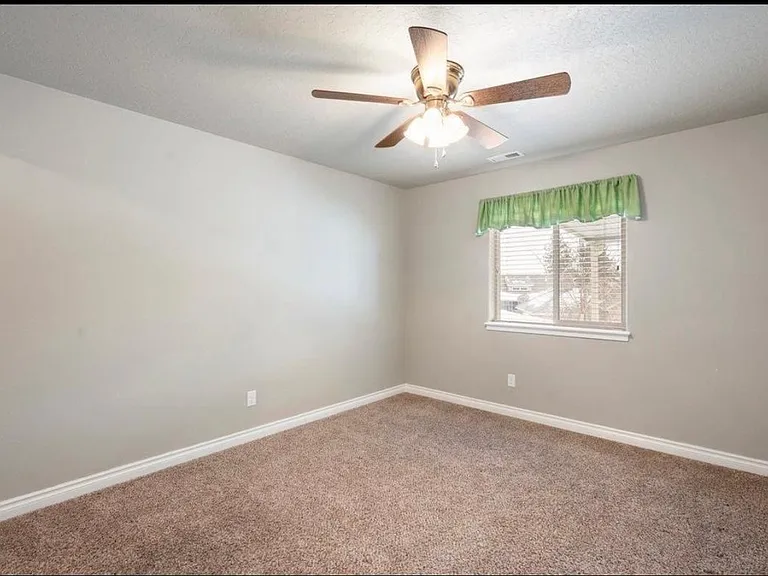 4819 N Emerald Ln — Photo 26
