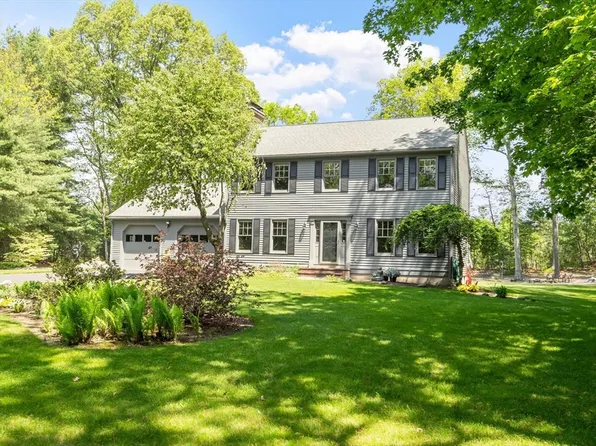 97 Sterling St, Lancaster, MA 01523