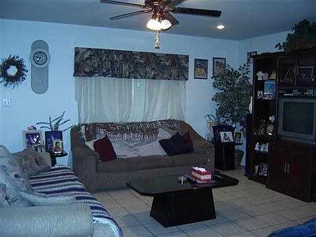 5th image of 220 Oak Cluster Dr