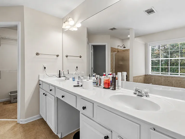 105 Finchley Dr — Photo 9