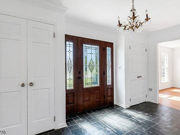 2nd image of 139 Berkeley Cir