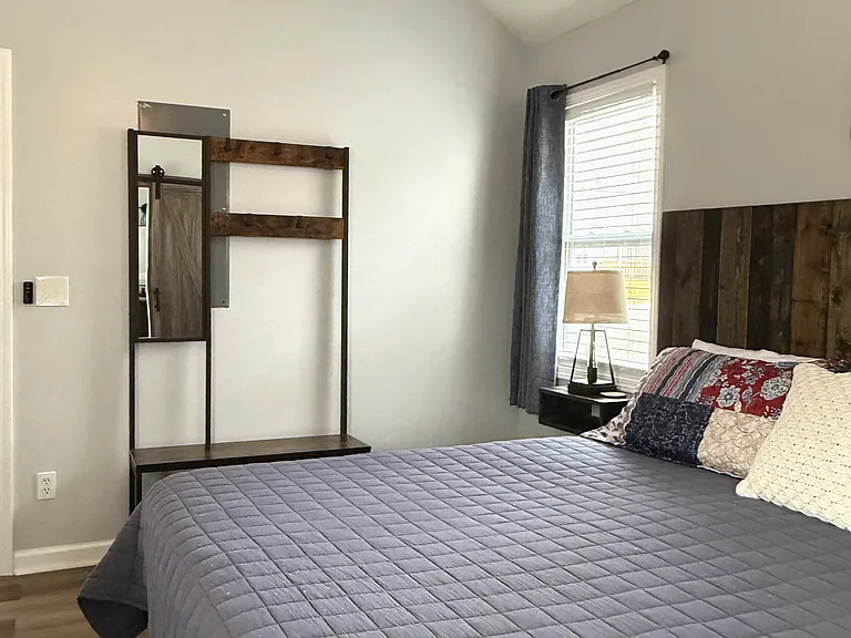 233 Lakeview Cir — Photo 14