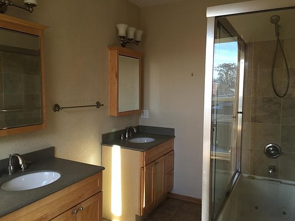 3rd image of 621 W 2nd Ave