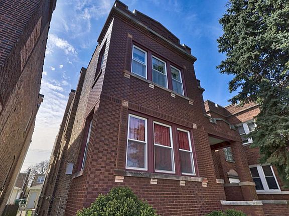 2nd image of 1824 Clarence Ave