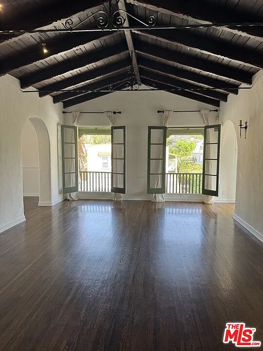 2 bed, 1.5 bath, 1400 sqft, $6,150 — Photo 2