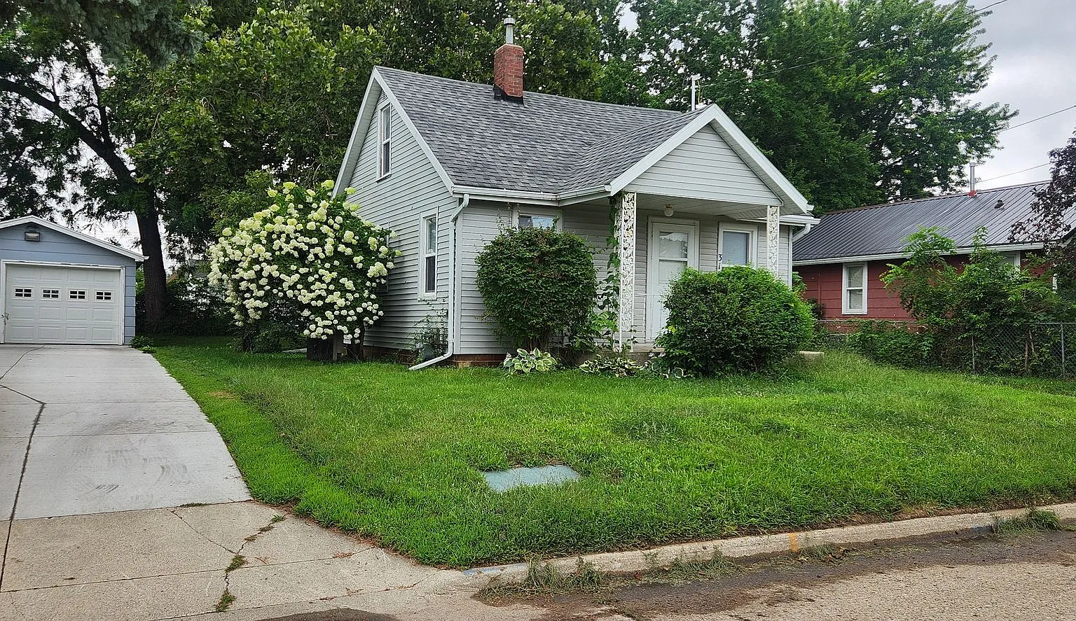 3 Bed 1 Bath Home for Rent — Photo 1