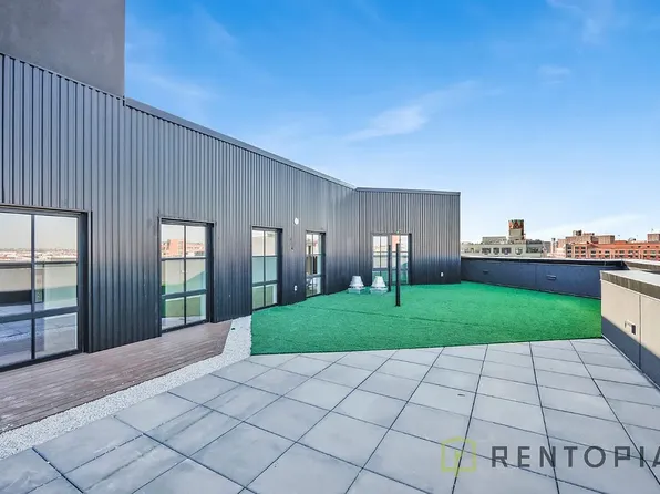 668 Bushwick Avenue image 9 of 14