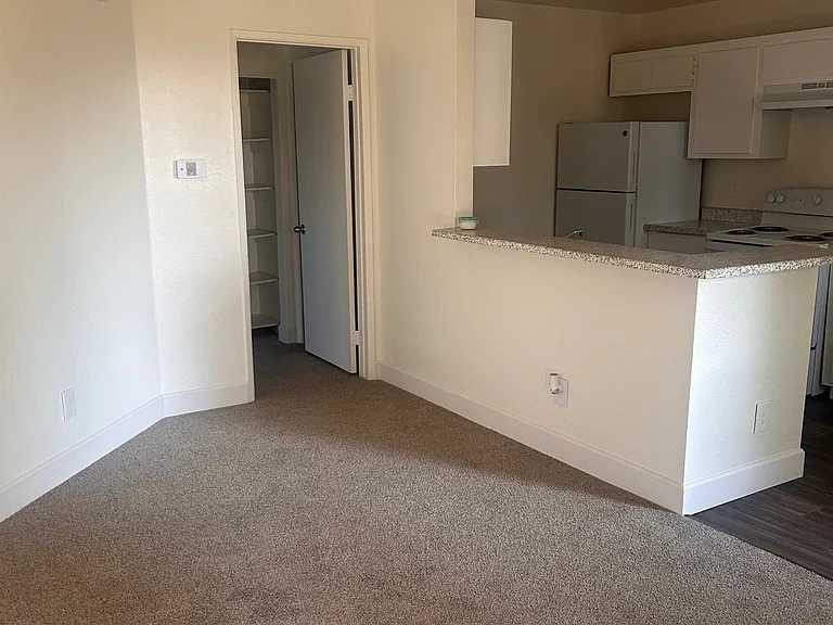 Vantage Point Apartments — Photo 35