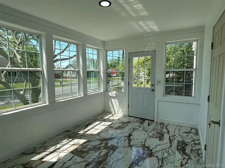 346 Meadow Ave — Photo 4