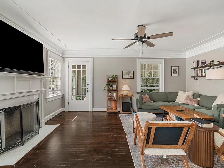 1261 Owsley Ave — Photo 4