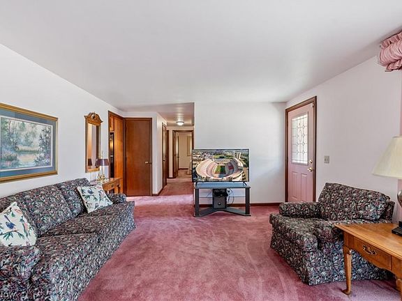 4th image of 1514 Monter Ave