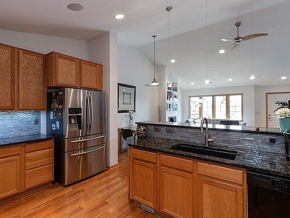 5th image of 2809 Bristol Dr