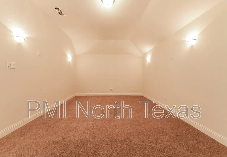 6213 Eldridge Ln — Photo 5