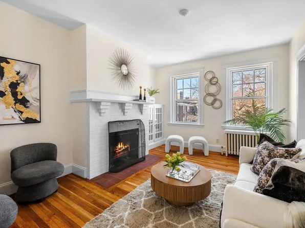 42 Linnaean St APT 15, Cambridge, MA 02138