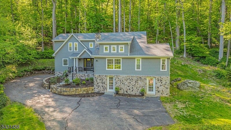 1st image of 26 Woodland Rd