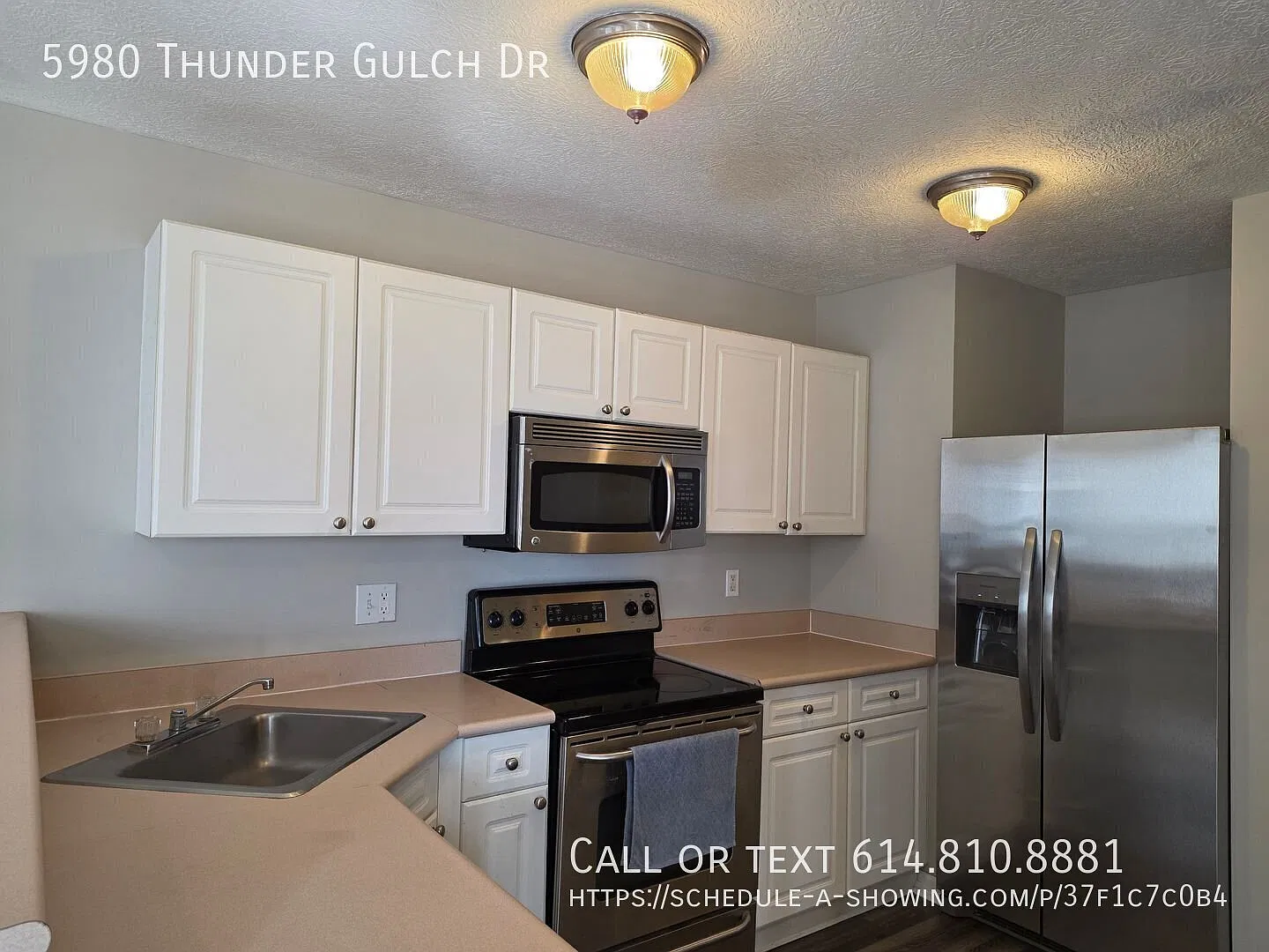 Three-Story End-Unit Condo with Finished Lower Level and Community Pool in New Albany Park — Photo 4