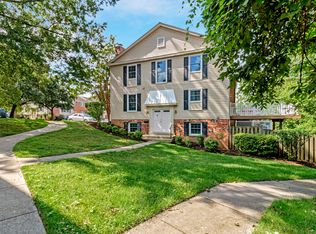 8020 Sleepy View Ln, Springfield, VA 22153