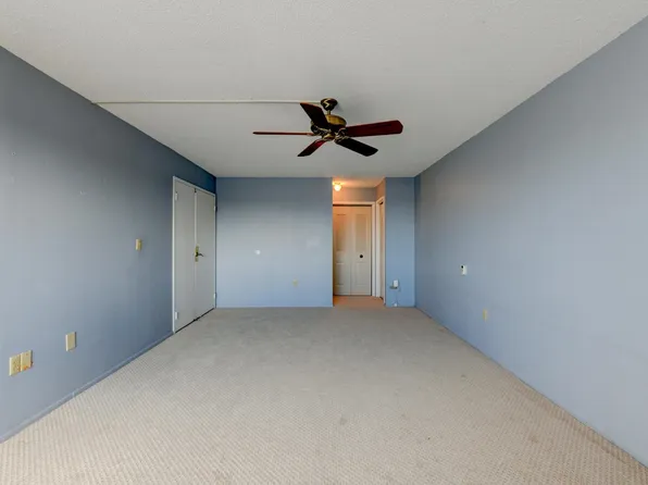 232 Harmon Cove Tower image 23 of 46