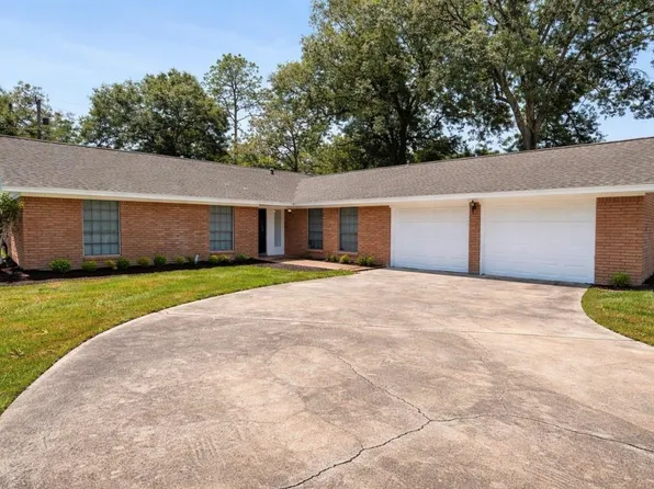 205 E Crestmont Dr, Alvin, TX 77511