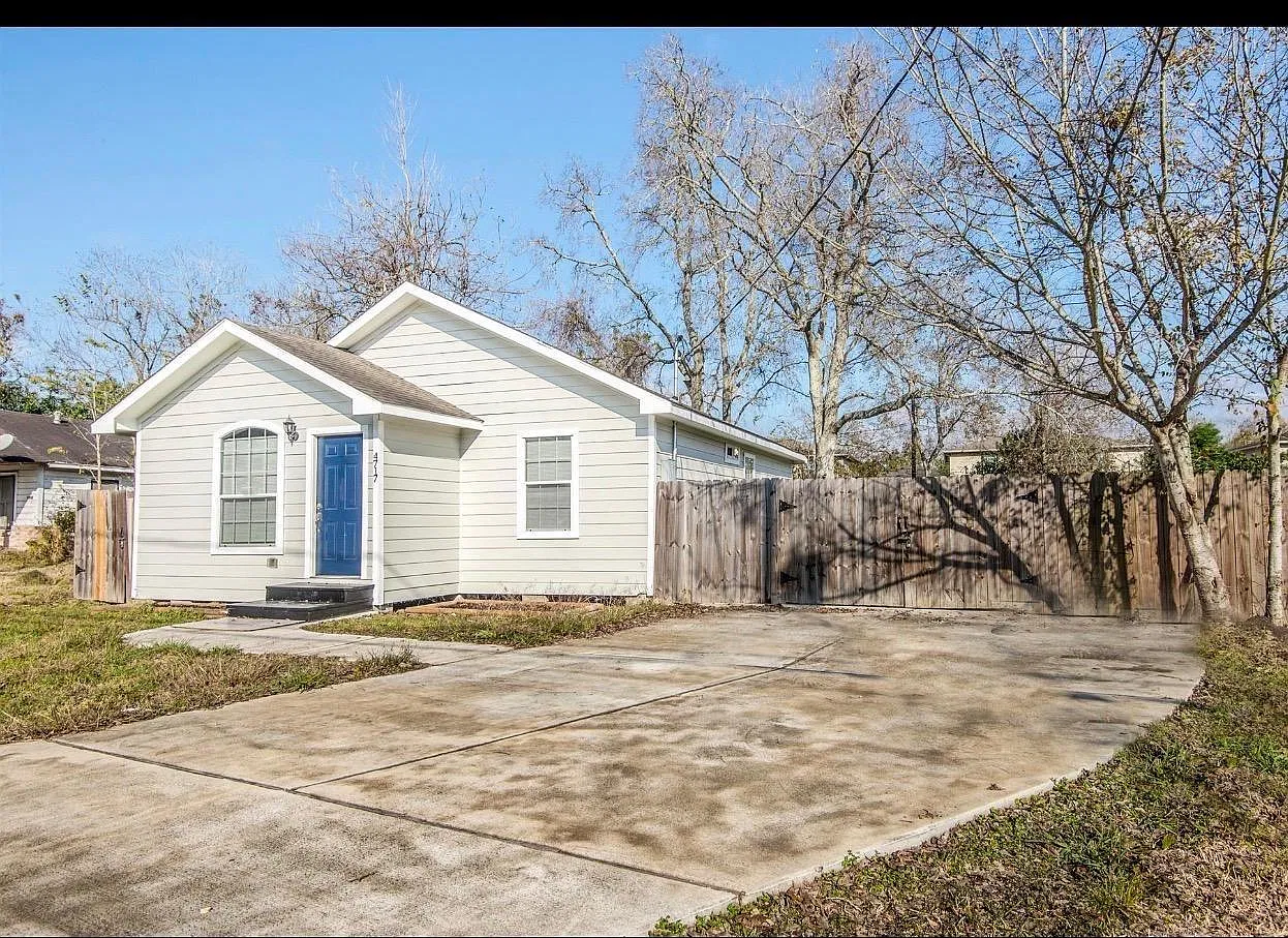 3 bed, 2.0 bath, 1350 sqft, $1,800 — Photo 2